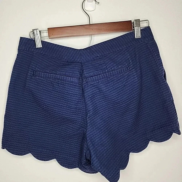 Lilly Pulitzer Buttercup Short 8 Navy Blue‎ Scalloped Coastal Resort Flat Front - Picture 3 of 13